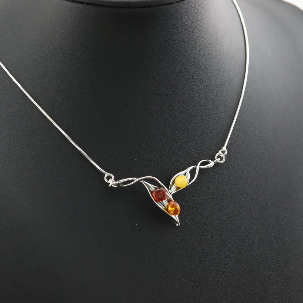 Sterling silver necklace with natural Baltic amber - Picture 7 of 13